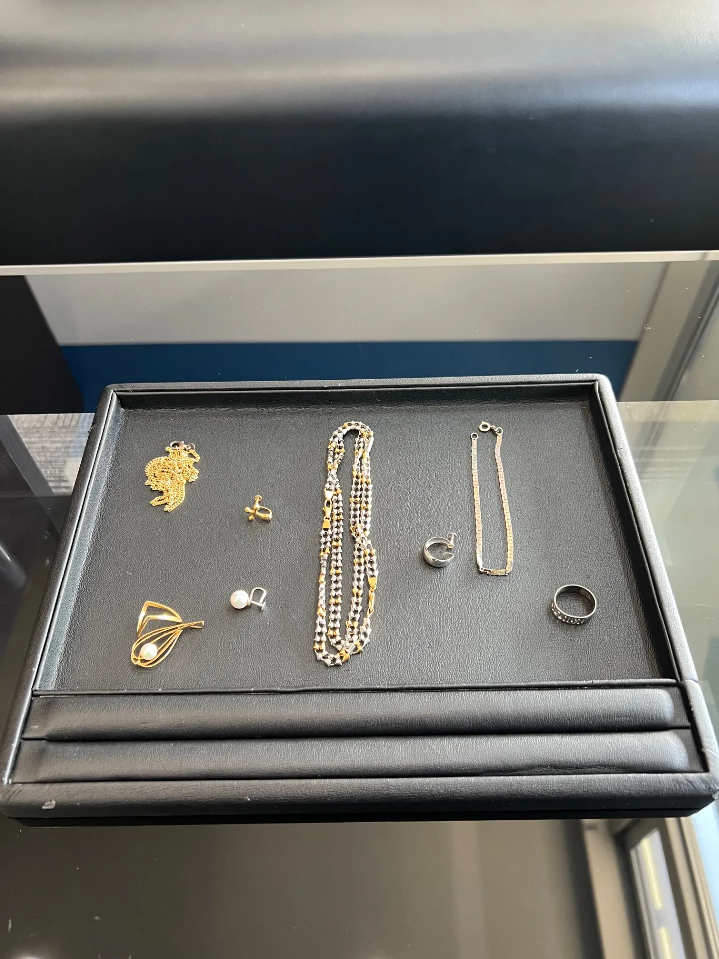 ブランドバッグとアクセサリーをお買取しました