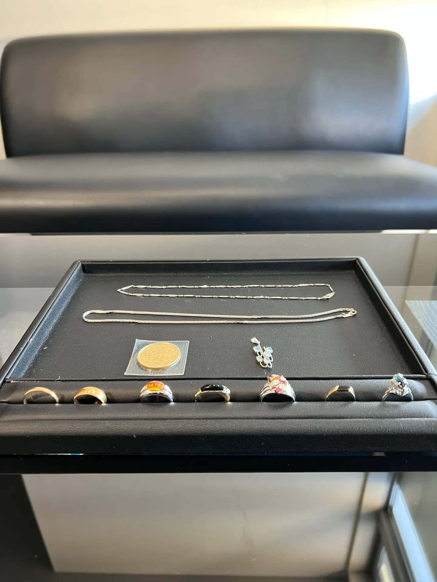 ブランドバッグやリング、ネックレス、御在位金貨をお買取いたしました