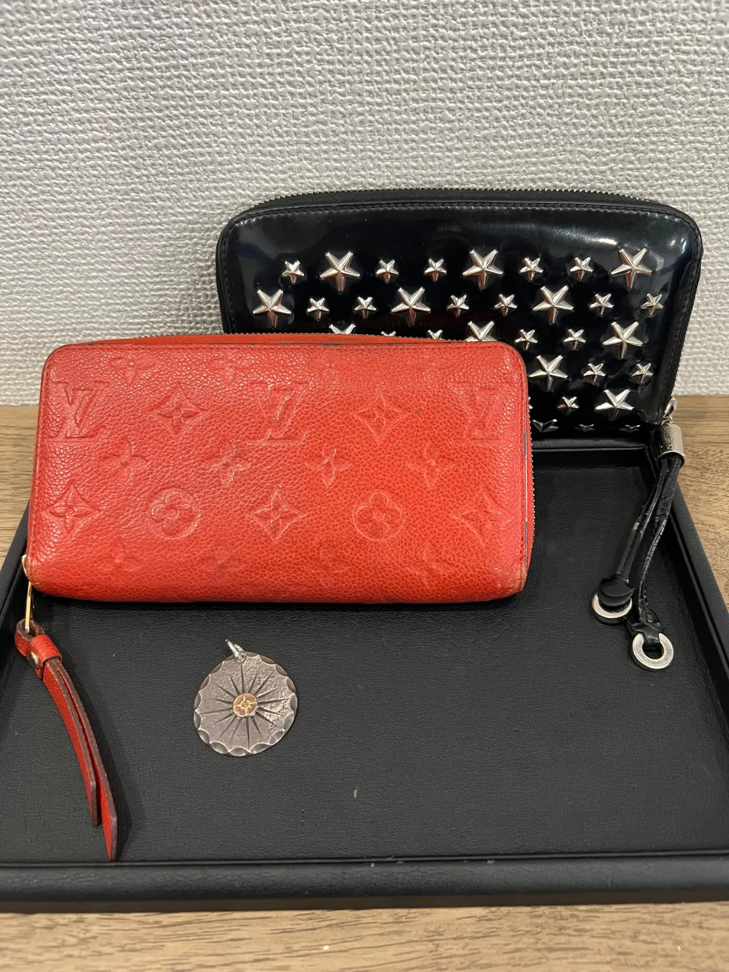 ルイ・ヴィトン・ジミーチュウのお財布とファーストアローズのペンダントトップをお買取いたしました